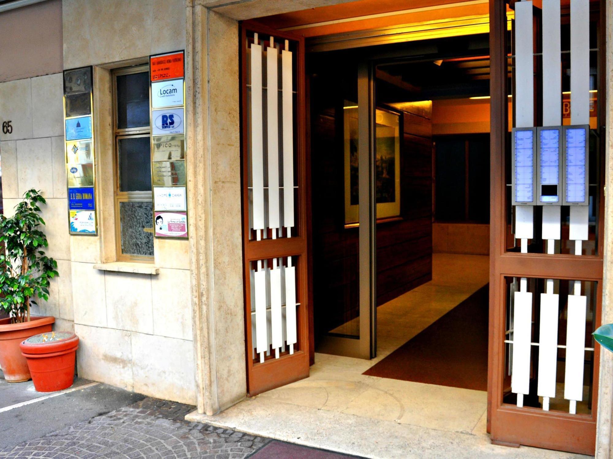 Hotel Bed And Breakfast At Home Di Chiara